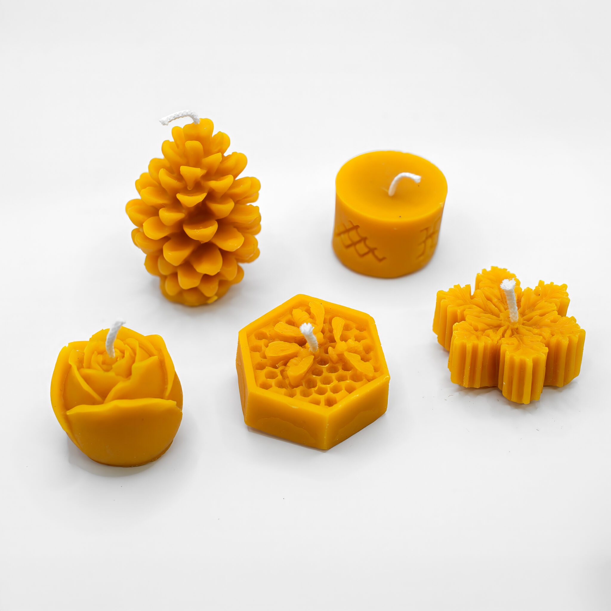 Dekoratyvios rankų darbo vaško žvakutės